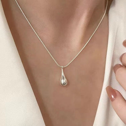 Lifelike Snake-Chain Necklace — Everyday Luxury